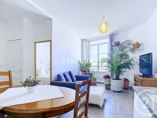 Appartement à vendre 194 000 € 3 pièces 2 chambres 55,3 m² Étage 3/2 Aubagne 13400