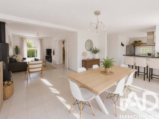 Maison à vendre 545 000 € 6 pièces 4 chambres 131 m² 639 m² de terrain Nord Bois-le-Roi 77590
