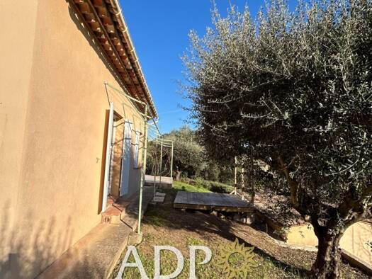 Maison à louer 1 743 € 3 pièces 2 chambres 99 m² 900 m² de terrain Auribeau-sur-Siagne 06810