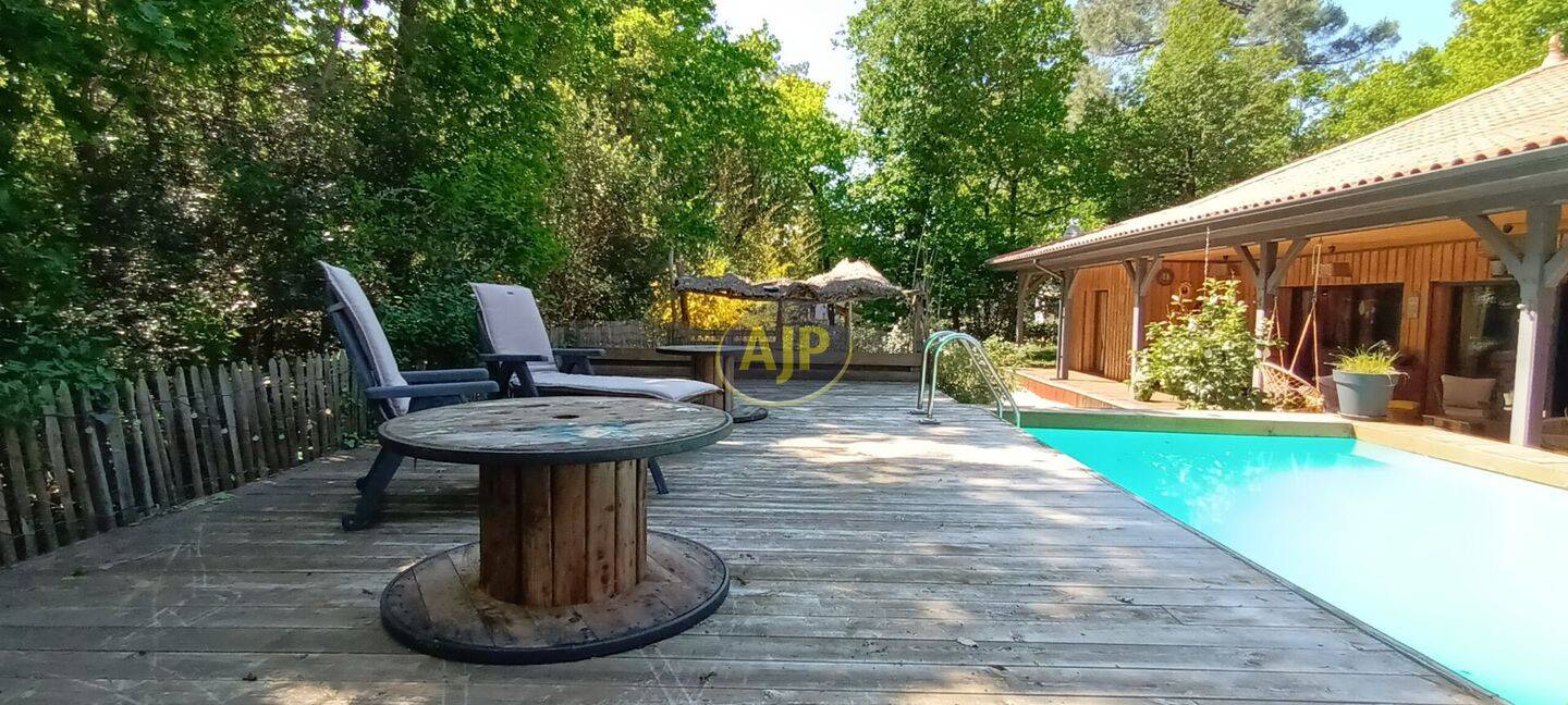 Maison à vendre, 200m², SOULAC SUR MER