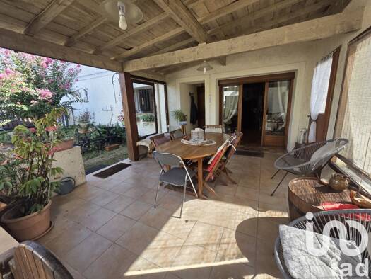 Maison à vendre 220 000 € 7 pièces 3 chambres 204 m² 300 m² de terrain Saint-Magne-de-Castillon 33350