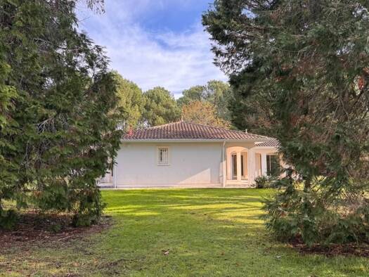 Villa à vendre 850 000 € 5 pièces 4 chambres 150 m² 1 630 m² de terrain Arès 33740