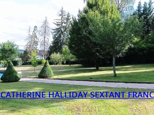 Château à vendre 543 000 € 7 pièces 5 chambres 333 m² 7 700 m² de terrain Nontron 24300