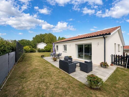 Maison de plain-pied à vendre 284 000 € 4 pièces 3 chambres 82 m² Rivière-Saas-et-Gourby 40180