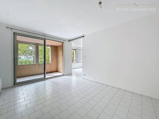 Appartement à vendre 189 000 € 2 pièces 1 chambre 45 m² Étage 1/3 Eguilles 13510