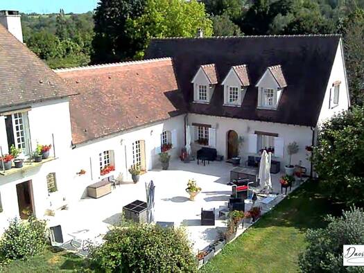 Villa à vendre 1 044 500 € 11 pièces 9 chambres 437,6 m² 10 000 m² de terrain Seraincourt 95450