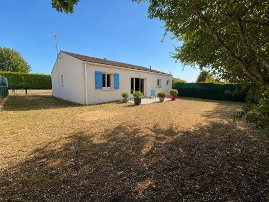 Maison de plain-pied à vendre 294 000 € 4 pièces 3 chambres 84 m² 471 m² de terrain Sainte-Soulle 17220