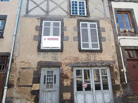 Maison à vendre 44 000 € 7 pièces 2 chambres 240 m² Maringues 63350