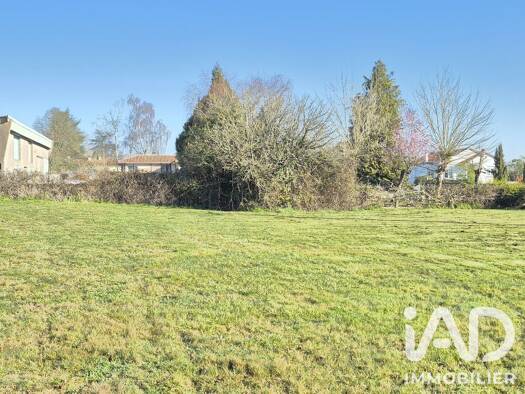 Terrain constructible à vendre 130 000 € 1 175 m² de terrain Bellevigny 85170