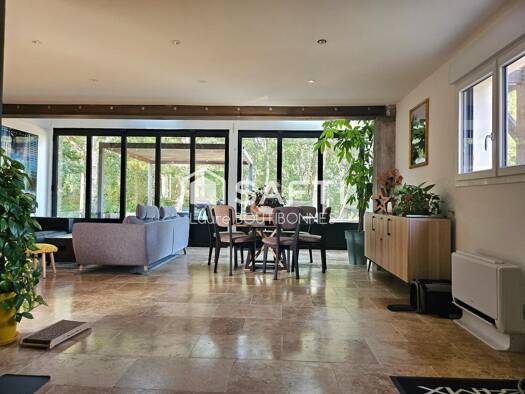 Maison à vendre 325 000 € 6 pièces 4 chambres 182 m² 3 537 m² de terrain Giroussens 81500