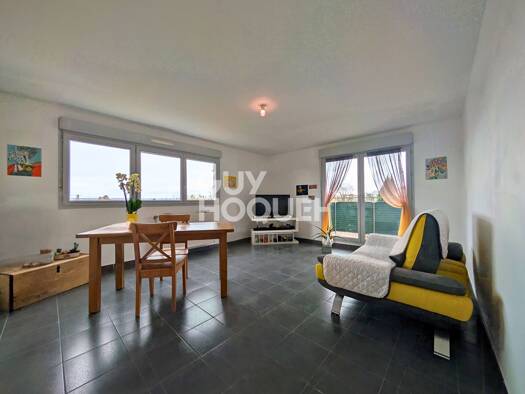 Appartement à louer 1 290 € 4 pièces 3 chambres 83 m² Étage 2/4 Centre Décines-Charpieu 69150