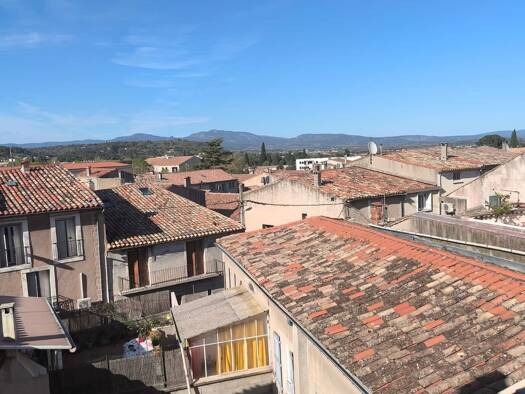 Appartement à louer 766 € 3 pièces 2 chambres 52 m² Étage 3/3 Clermont-l'Hérault 34800