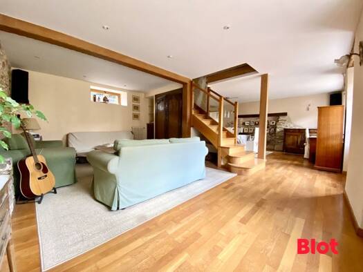 Villa à vendre 273 000 € 7 pièces 5 chambres 173,06 m² 960 m² de terrain Saint-Uniac 35360