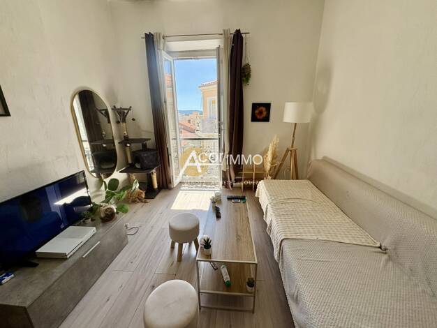 Appartement à vendre 75 000 € 1 pièce 24 m² Étage 3/3 Saint Roch Toulon 83200