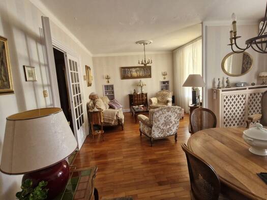 Appartement à vendre 220 000 € 4 pièces 2 chambres 85,6 m² Étage 4/5 Chambéry 73000