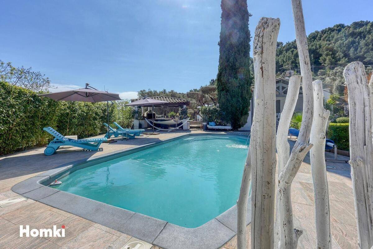 Maison à vendre, 207m², SOLLIES VILLE