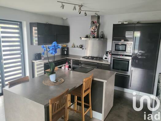 Maison de plain-pied à vendre 399 000 € 6 pièces 3 chambres 172 m² 770 m² de terrain Pulversheim 68840