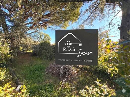Terrain constructible à vendre 199 000 € 285 m² de terrain Trets 13530