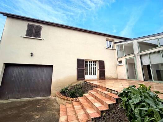 Maison à vendre 231 000 € 5 pièces 4 chambres 221 m² 440 m² de terrain Sud Mamers 72600