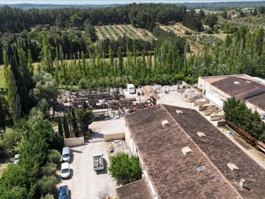 Local commercial à vendre 1 456 000 € 1 146 m² de surface de vente Maussane les Alpilles 13520