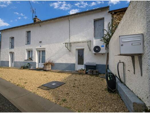 Maison de plain-pied à vendre 128 900 € 4 pièces 3 chambres 100 m² 550 m² de terrain Saint-Martin-la-Pallu 86380