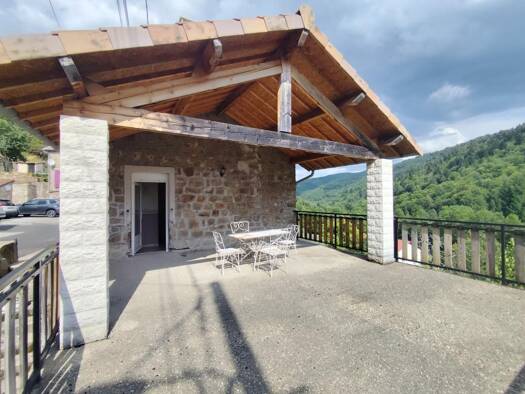 Maison à vendre 139 000 € 4 pièces 2 chambres 76,86 m² 1 097 m² de terrain Le Chambon 07160
