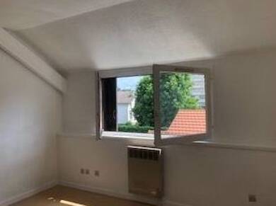 Appartement à louer 330 € 1 pièce 18 m² 2ème étage Le Hameau Pau 64000