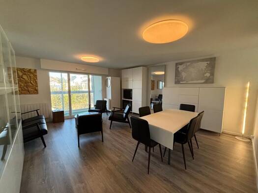 Appartement à louer 899 € 3 pièces 2 chambres 66,6 m² Étage 2/3 Keroman-Merville Lorient 56100