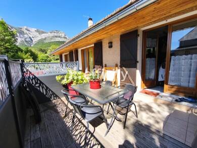 Maison à vendre 359 000 € 5 pièces 4 chambres 130 m² 566 m² de terrain La Fare-en-Champsaur 05500