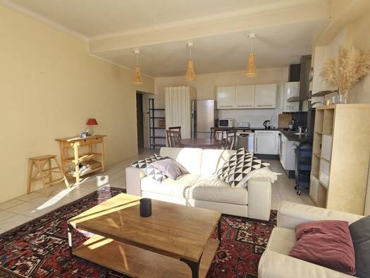 Appartement à louer 960 € 3 pièces 2 chambres 64,8 m² 1er étage Secteur Sauvegarde Grasse 06130