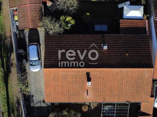 Maison de plain-pied à vendre 375 000 € 4 pièces 3 chambres 100 m² 445 m² de terrain Saint-André-de-Corcy 01390