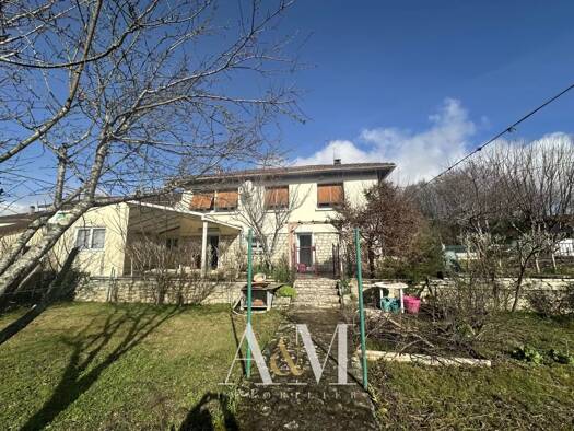 Maison à vendre 170 500 € 6 pièces 3 chambres 113,9 m² Gond-Pontouvre 16160