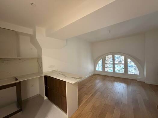 Appartement à louer 1 449 € 2 pièces 1 chambre 35 m² 1er étage Palais Royal Paris 1er arrondissement 75001
