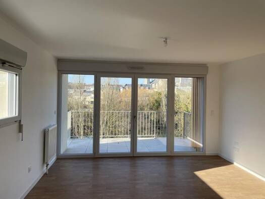 Colocation à louer 1 034 € 5 pièces 4 chambres 99,9 m² RDC Poitiers 86000