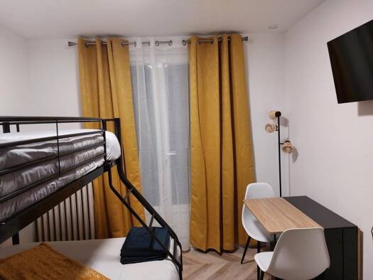 Studio à louer - logement étudiant 650 € 1 pièce 11 m² Rue de Versailles-Monastere Ville-d'Avray 92410