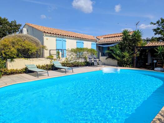 Maison de plain-pied à vendre 265 000 € 5 pièces 3 chambres 100 m² 769 m² de terrain Pouzols-Minervois 11120