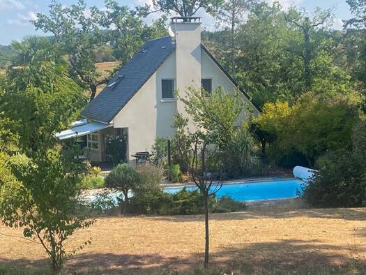 Maison à vendre 395 000 € 6 pièces 4 chambres 118 m² 3 729 m² de terrain Donzenac 19270