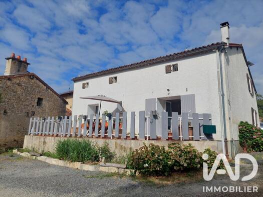 Maison à vendre 117 000 € 4 pièces 3 chambres 131 m² 610 m² de terrain Payroux 86350