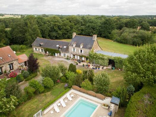 Maison à vendre 695 000 € 15 pièces 8 chambres 492 m² 16 080 m² de terrain Guerlédan 22530