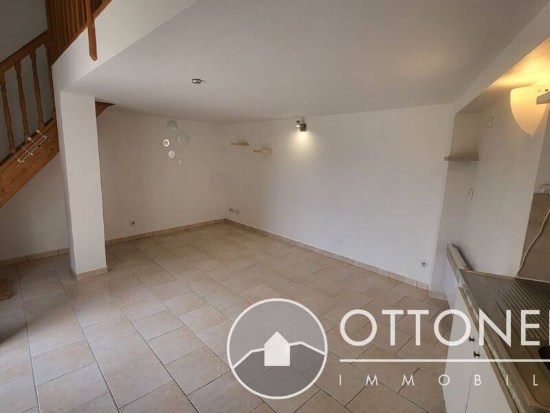 Maison à louer, 24m², ROQUEBRUNE SUR ARGENS
