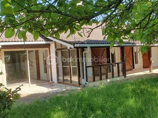 Maison de plain-pied à vendre 157 900 € 4 pièces 2 chambres 167 m² 3 238 m² de terrain Limalonges 79190