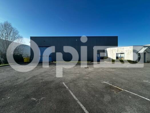 Local d'activités à louer 6 333 € 810 m² d'espace de stockage Lacroix-Saint-Ouen 60610