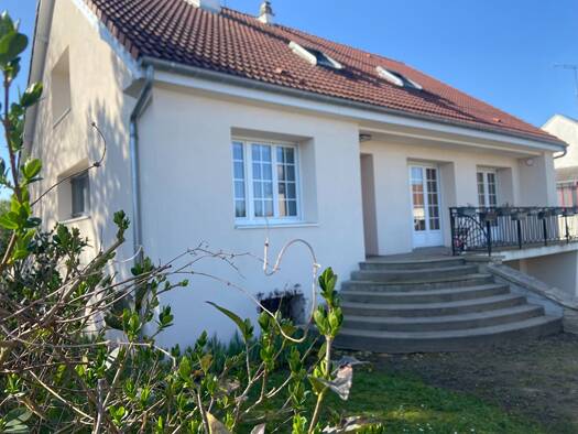 Maison de plain-pied à vendre 235 000 € 7 pièces 5 chambres 173 m² 1 374 m² de terrain La Baratte-Les Sablons Nevers 58000