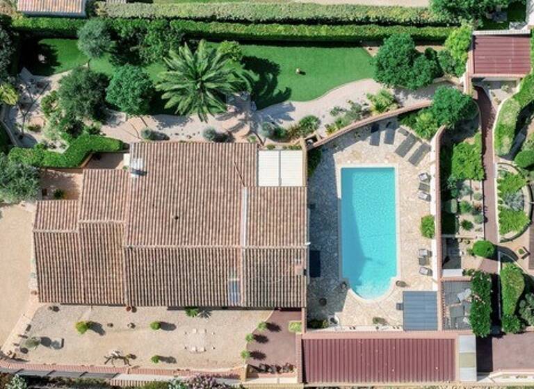 Maison de plain-pied à vendre 479 500 € 6 pièces 4<br/>chambres 145 m²<br/>superficie 1 600 m²<br/>terrain Cabrières 30210