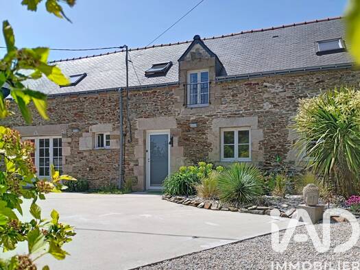 Maison à vendre 344 715 € 6 pièces 4 chambres 223 m² 1 698 m² de terrain Pluméliau-Bieuzy 56930