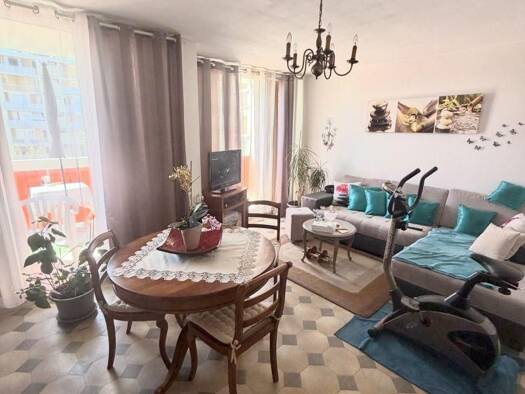 Appartement à vendre 181 000 € 4 pièces 3 chambres 71 m² RDC La Signore-Charrue Marignane 13700