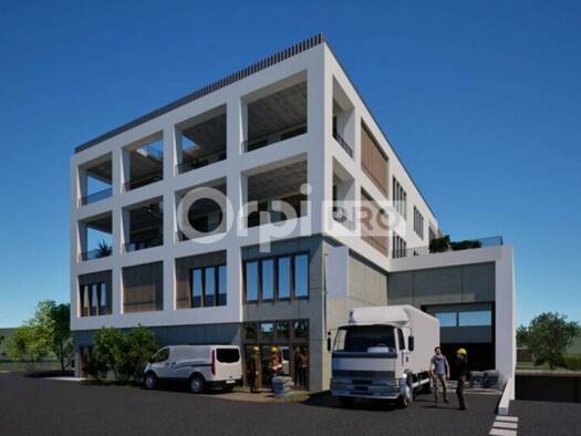 Local d'activités à vendre 1 810 810 € 919 m² d'espace de stockage Genas 69740