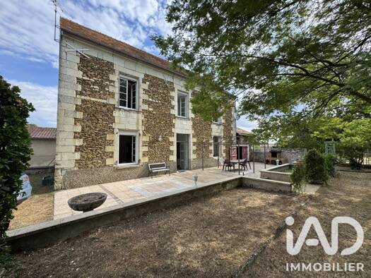 Maison à vendre 147 000 € 5 pièces 4 chambres 117 m² 1 165 m² de terrain Cernay 86140