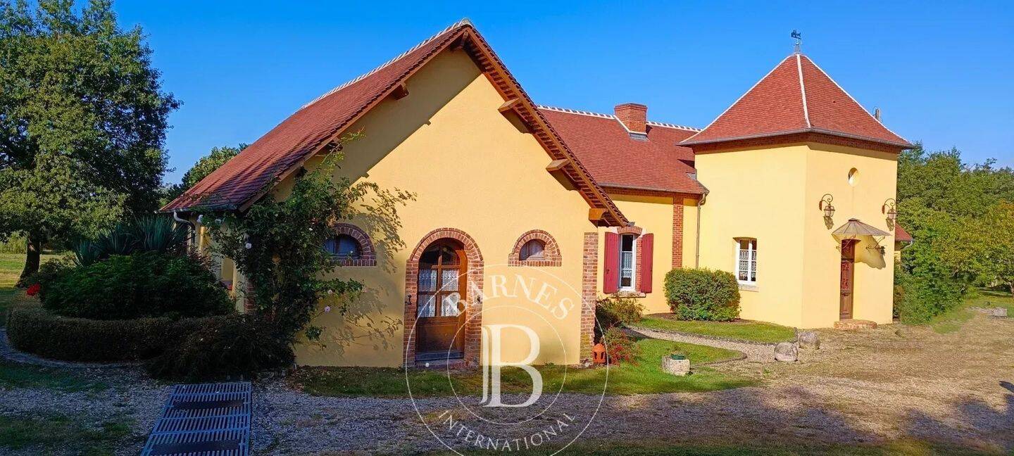 Maison à vendre, 230m², NEUVY SUR BARANGEON