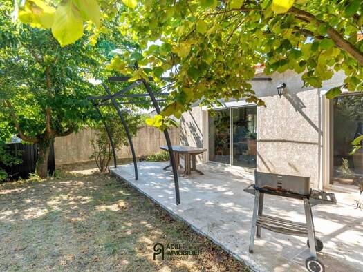 Maison à vendre 318 000 € 3 pièces 2 chambres 84 m² 832 m² de terrain Centre Est Uzès 30700